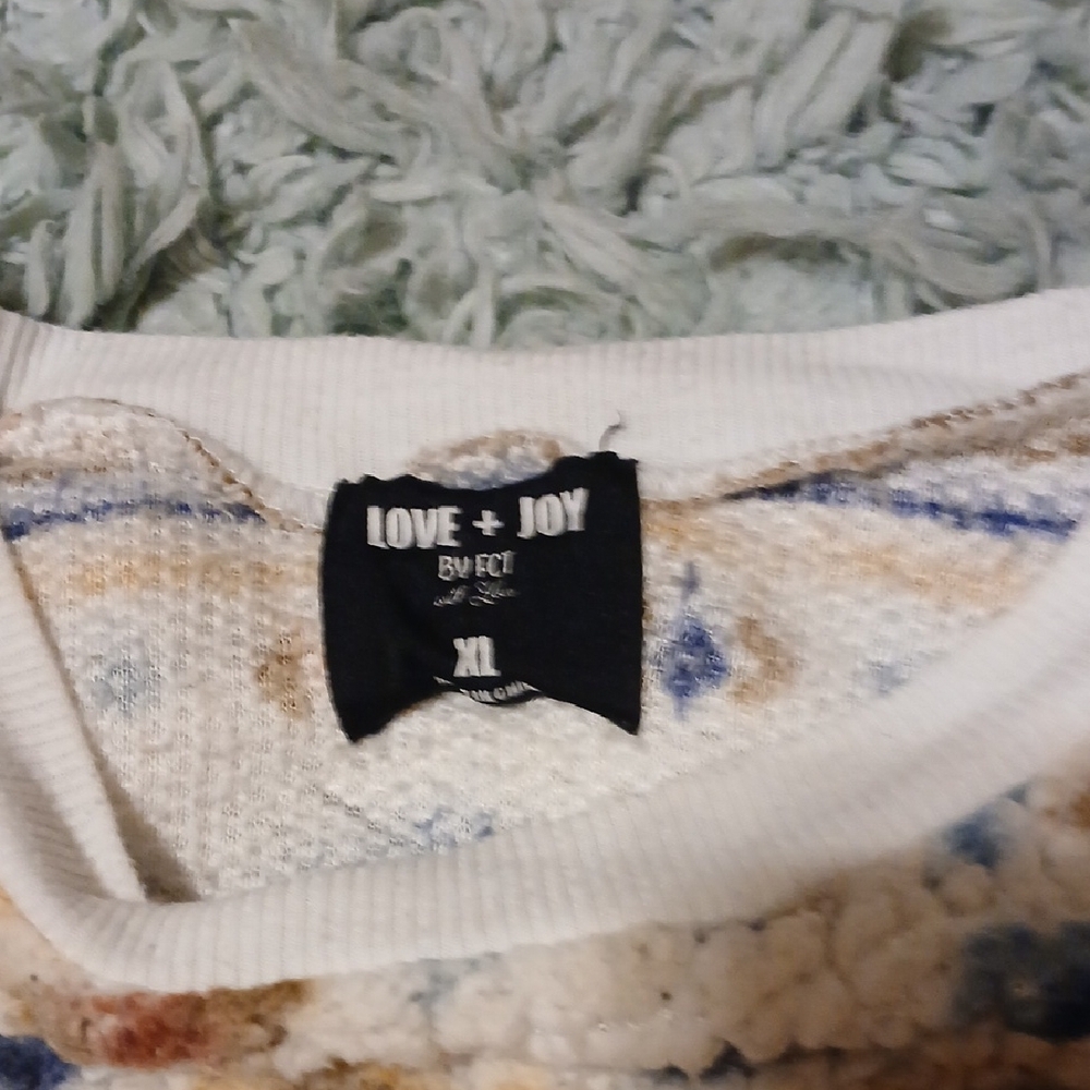 Cozy Chevron Patterned Sweater - Picture 2 of 6